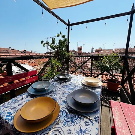 Ca Sabrina - Terrace Overlooking The Rooftops Of *
